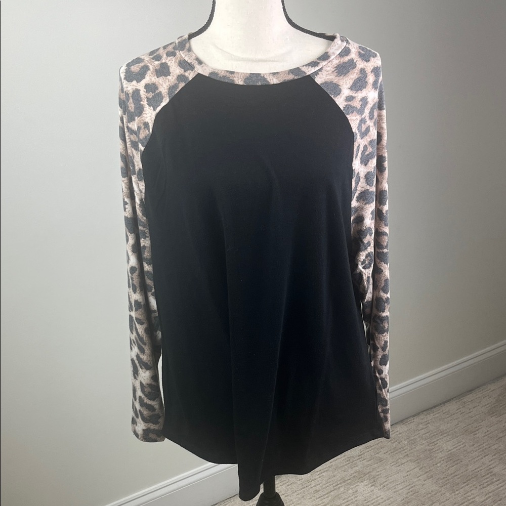 Zenana Women’s XL Black Leopard Print Raglan 3/4 Sleeve Tee Soft Stretch